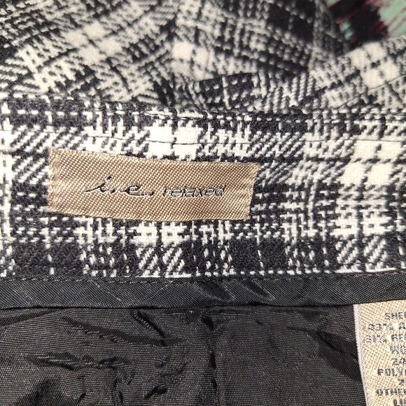 Black and White Knee-Length A-Line Skirt for Work - Picture 5 of 5